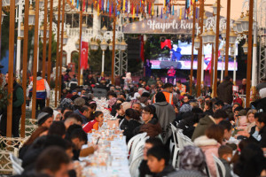 Gönül Sofralarının İlki Canbazlar Caddesi’nde Kuruldu